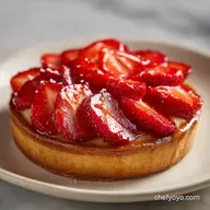 Strawberry Tart for 10 Servings: Silky and Golden Crust